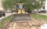 «Мы не согласны»: жители выступают против постройки проезжей части заместо аллеи в Павлодаре